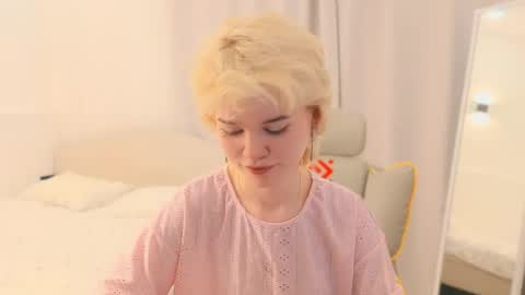 Snapshot of _honnyland chatting on May 27, 12:13 pm Alisha online show from May 27, 12:13 pm