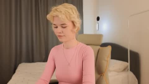Snapshot of _honnyland chatting on May 29, 12:36 pm Alisha online show from May 29, 12:36 pm