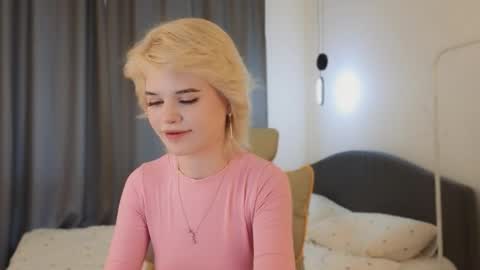 Snapshot of _honnyland chatting on May 30, 12:46 pm Alisha online show from May 30, 12:46 pm