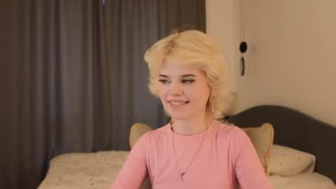 Snapshot of _honnyland chatting on June 5, 1:28 pm Alisha online show from June 5, 1:28 pm