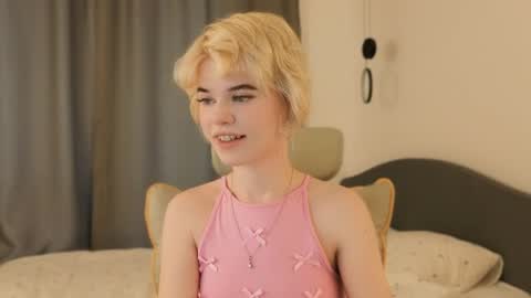 Snapshot of _honnyland chatting on June 10, 1:32 pm Alisha online show from June 10, 1:32 pm