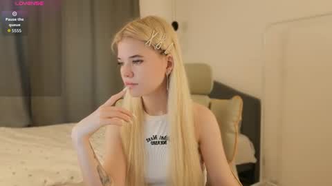 Alisha online show from July 17, 1:29 pm