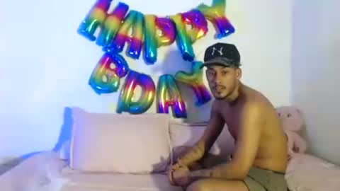 Snapshot of _hot_couple_69_ chatting on July 3, 5:25 am KEYLA Y SAMUEL online show from July 3, 5:25 am