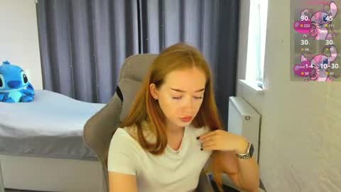 _hot_mia_1 online show from June 15, 9:22 am