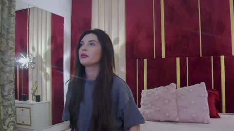_hot_neighbour online show from May 25, 3:34 am