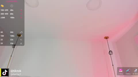 Snapshot of _huge_boobs_ebony chatting on November 8, 7:23 pm Darlis online show from November 8, 7:23 pm