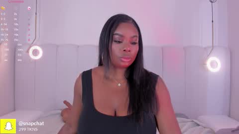 Snapshot of _huge_boobs_ebony chatting on November 26, 7:26 pm Darlis online show from November 26, 7:26 pm