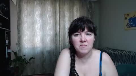 Snapshot of _illusion_ chatting on April 2, 10:13 am Illusion online show from April 2, 10:13 am