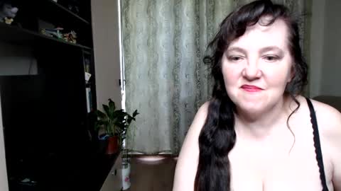 Snapshot of _illusion_ chatting on June 13, 10:35 am Illusion online show from June 13, 10:35 am