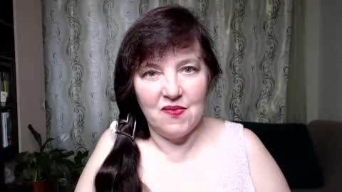 Snapshot of _illusion_ chatting on June 25, 10:20 am Illusion online show from June 25, 10:20 am