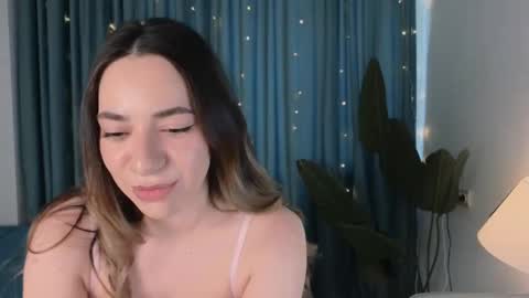 Snapshot of _ilona_holmes_ chatting on February 9, 9:16 am Ilona online show from February 9, 9:16 am