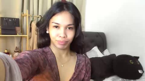 yanie online show from May 18, 8:25 pm