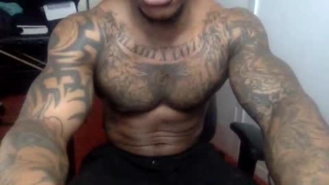 Snapshot of _infamous_ chatting on December 22, 6:48 pm Tatted34 aka PimpDaddy SlickDick online show from December 22, 6:48 pm
