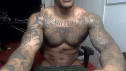 Snapshot of _infamous_ chatting on January 28, 7:00 pm Tatted34 aka PimpDaddy SlickDick online show from January 28, 7:00 pm