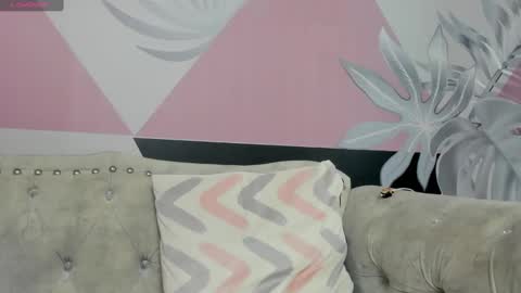 _iris_evans online show from December 19, 2:24 pm