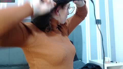 Isa online show from December 23, 5:54 pm