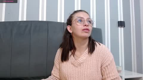 Isa online show from January 6, 2:14 pm