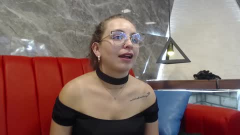 Isa online show from February 14, 2:44 pm