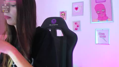 Snapshot of _ivanna_volk chatting on October 13, 1:05 am Ivanna online show from October 13, 1:05 am