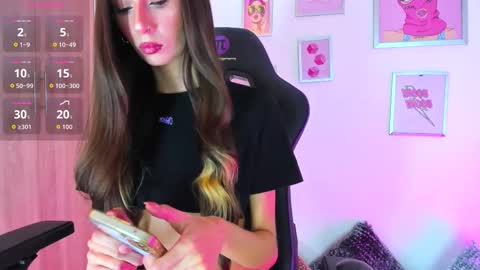 Snapshot of _ivanna_volk chatting on October 28, 12:25 am Ivanna online show from October 28, 12:25 am