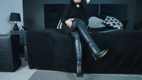 Snapshot of _jade_16 chatting on October 20, 11:43 am Miss Jade online show from October 20, 11:43 am