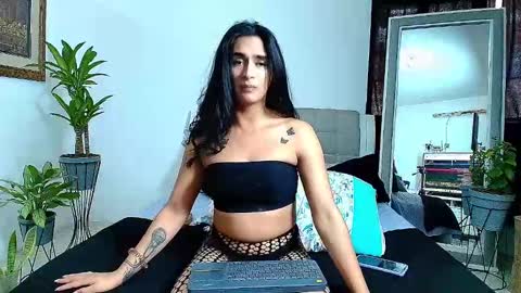 Jade  online show from December 2, 6:10 pm