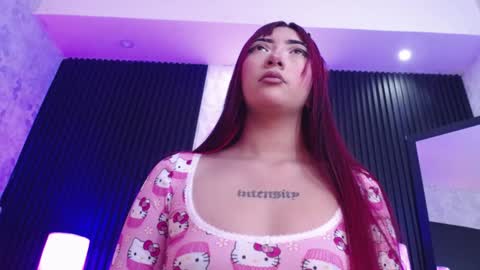 Mia online show from December 14, 1:59 pm