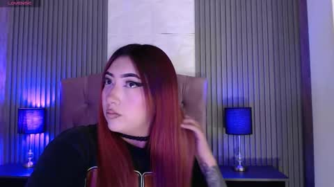 Mia online show from November 12, 3:23 pm