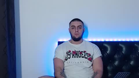 Snapshot of _joni_new_ chatting on November 8, 4:01 am Joni online show from November 8, 4:01 am