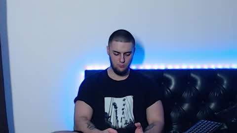 Snapshot of _joni_new_ chatting on November 11, 4:12 am Joni online show from November 11, 4:12 am