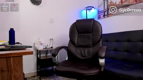 Snapshot of _juanes__ chatting on October 22, 8:08 pm _juanes__ online show from October 22, 8:08 pm