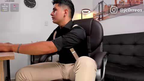 Snapshot of _juanes__ chatting on November 1, 10:12 pm _juanes__ online show from November 1, 10:12 pm