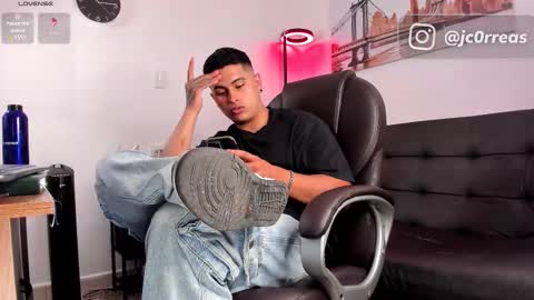 Snapshot of _juanes__ chatting on November 12, 9:03 pm _juanes__ online show from November 12, 9:03 pm