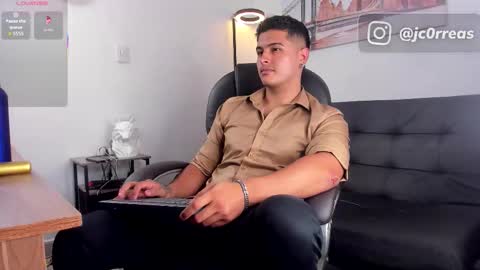 Snapshot of _juanes__ chatting on November 29, 11:41 pm _juanes__ online show from November 29, 11:41 pm