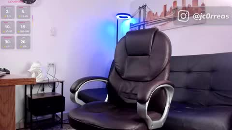 Snapshot of _juanes__ chatting on December 16, 10:26 pm _juanes__ online show from December 16, 10:26 pm