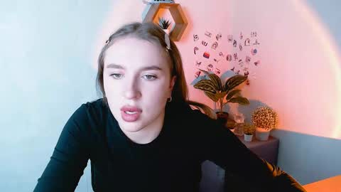 Snapshot of _julianaini_ chatting on September 18, 12:29 pm Jolia online show from September 18, 12:29 pm