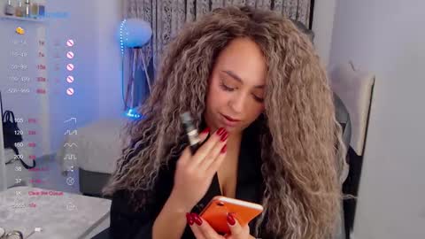 _just_a_queen_3 online show from October 12, 5:23 pm