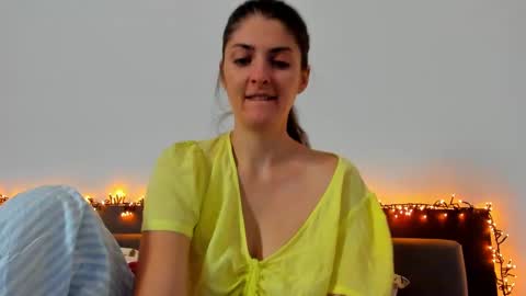 _just_a_simple_girl online show from October 16, 11:22 am