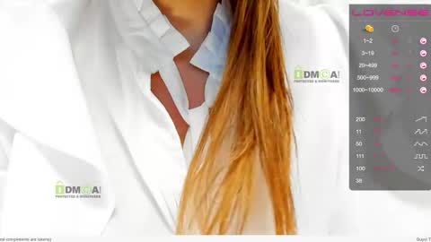 Snapshot of _justcallme_ chatting on April 6, 8:21 pm _justcallme_ online show from April 6, 8:21 pm