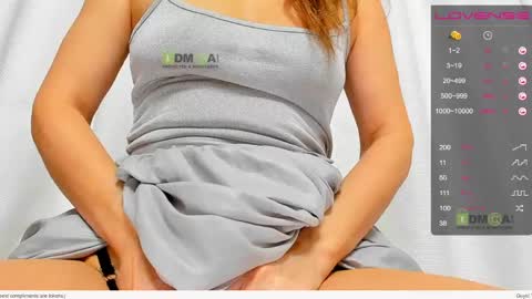 Snapshot of _justcallme_ chatting on April 9, 9:09 pm _justcallme_ online show from April 9, 9:09 pm