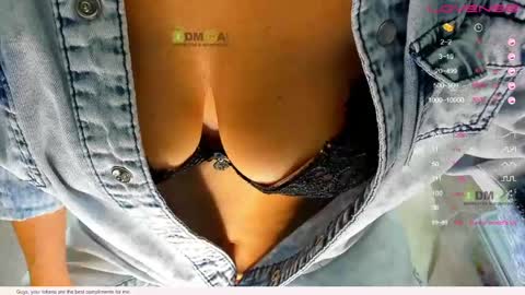Snapshot of _justcallme_ chatting on May 10, 12:10 pm _justcallme_ online show from May 10, 12:10 pm