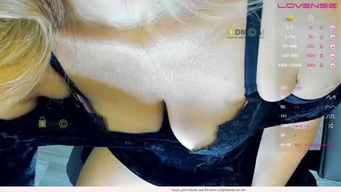 Snapshot of _justcallme_ chatting on June 1, 9:22 am _justcallme_ online show from June 1, 9:22 am