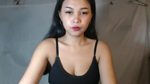 Snapshot of _justrea chatting on May 18, 7:36 am call me rea online show from May 18, 7:36 am