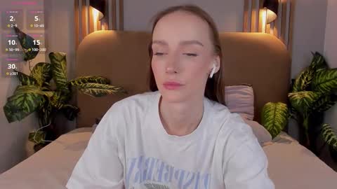 Snapshot of _k2__ chatting on November 11, 6:57 am Kira online show from November 11, 6:57 am