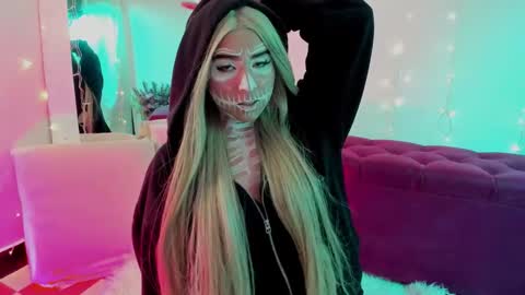 _karine01 online show from October 19, 2:56 am