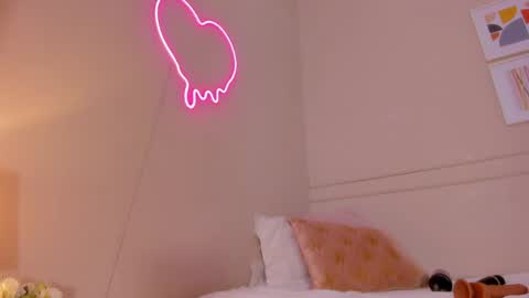 Snapshot of _karol_18 chatting on May 14, 2:35 pm karol online show from May 14, 2:35 pm