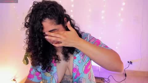 Snapshot of _kat_1 chatting on April 6, 11:11 am online show from April 6, 11:11 am