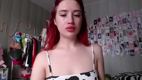 Snapshot of _katemiller_ chatting on May 2, 3:44 am katemiller online show from May 2, 3:44 am