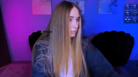 Snapshot of _kellykitten_ chatting on November 30, 10:08 am _kellykitten_ online show from November 30, 10:08 am