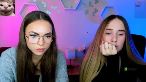 Snapshot of _kellykitten_ chatting on December 2, 9:47 am _kellykitten_ online show from December 2, 9:47 am